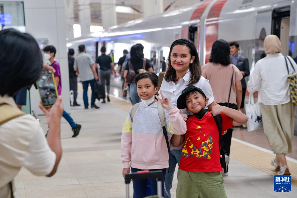 火狐电竞雅万高铁累计发送旅客突破100万人次(图3)