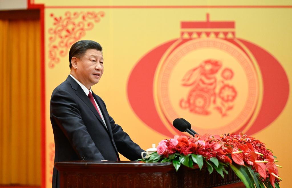 火狐电竞2023年新华社年度照片•领航(图1)