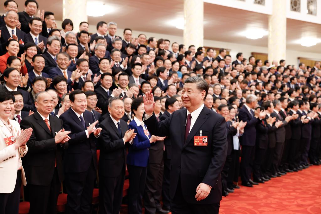 火狐电竞2023年新华社年度照片•领航(图3)