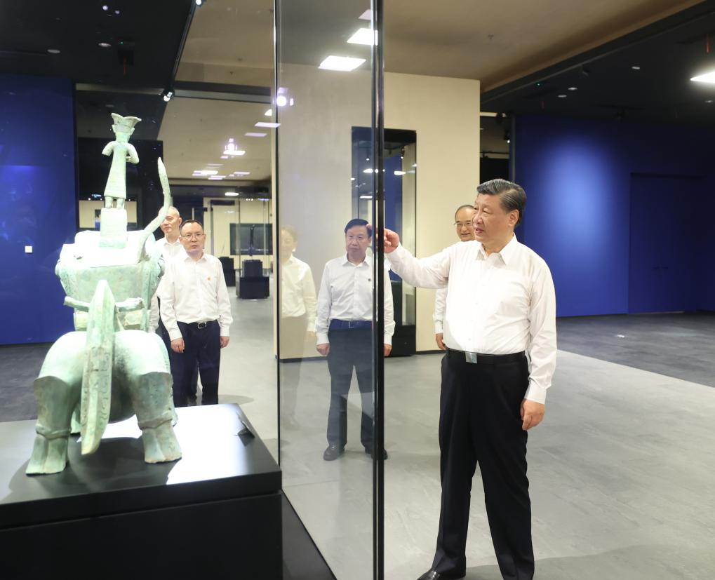 火狐电竞2023年新华社年度照片•领航(图14)