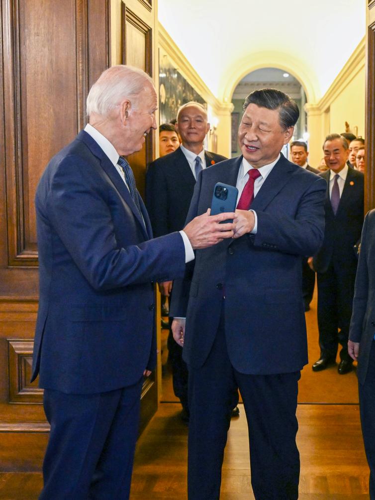 火狐电竞2023年新华社年度照片•领航(图24)